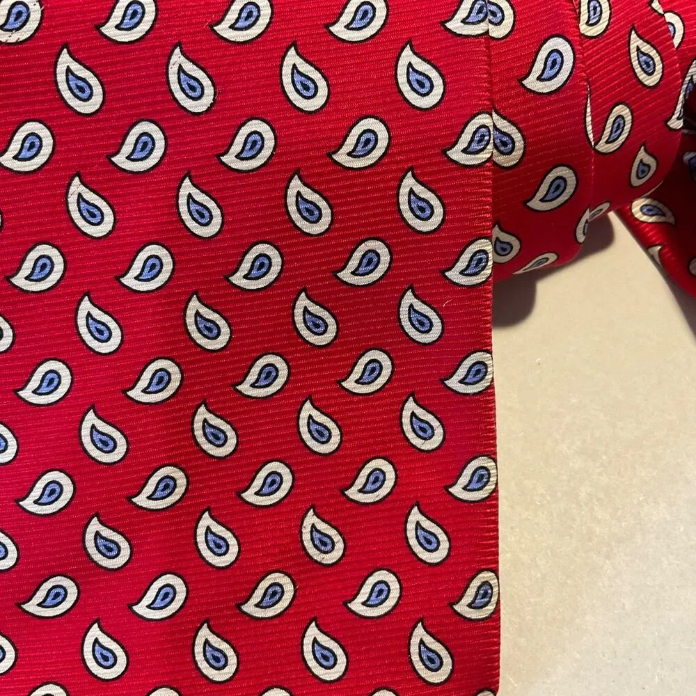 Robert Talbott classic Silk Men's Necktie Red Paisley Luxury Hand sewn USA 57.5”